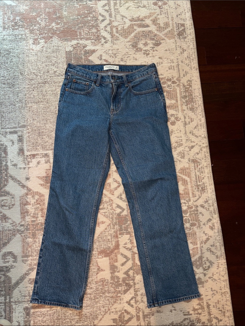 Abercrombie mid rise straight